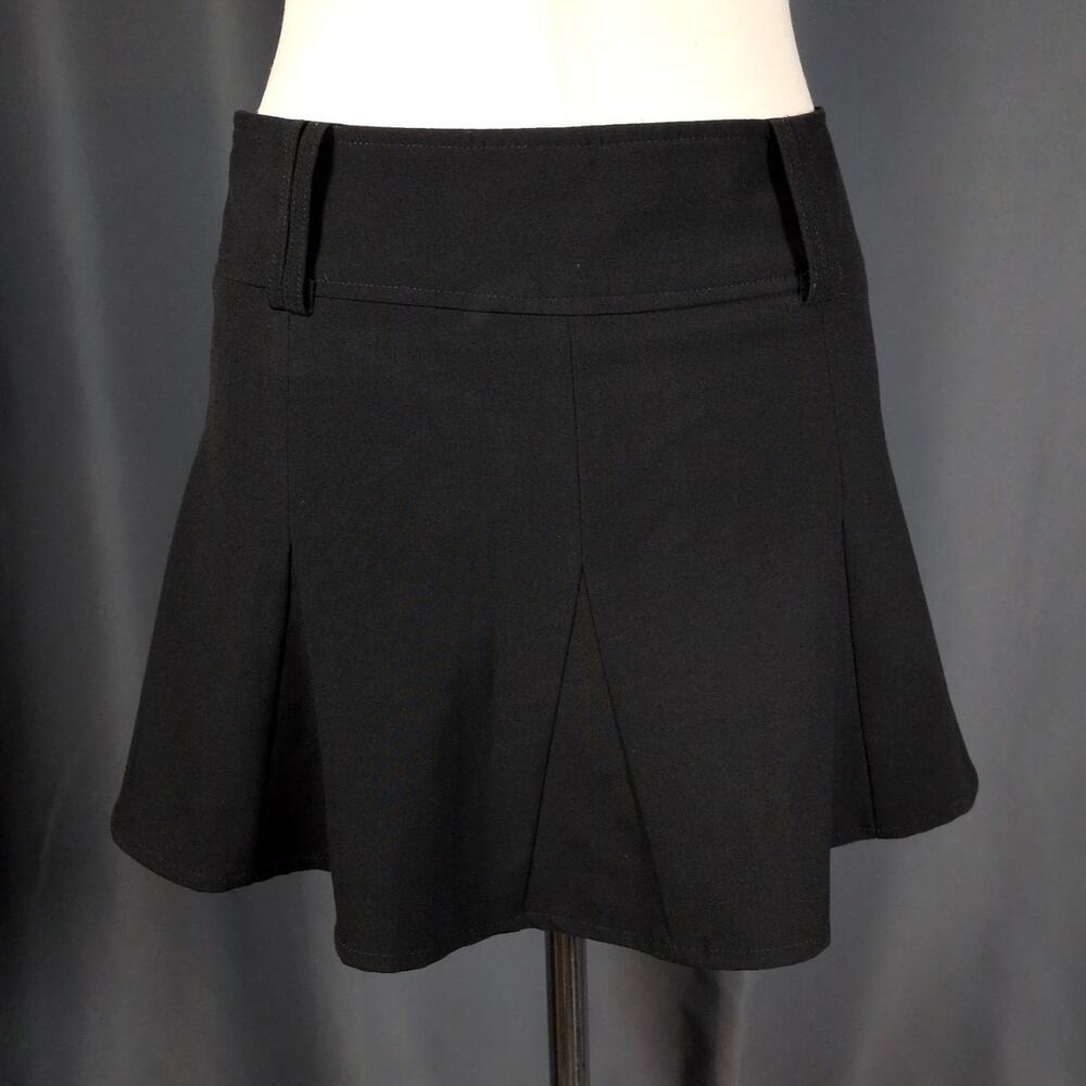 Vintage Y2K XOXO Signature Black Pleated Low Rise Mini Skirt w/ Belt Loops Sz 4 - Picture 3 of 7